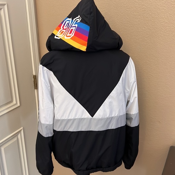 Pink Jacket - Picture 4 of 7